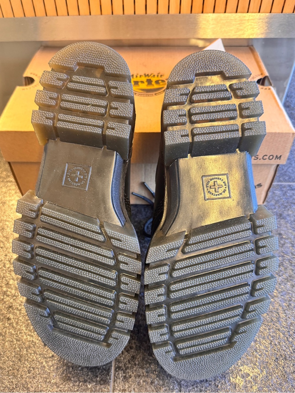 NWT Dr. Martens 8053 Black Leather Platform Shoes - US 8 - Picture 5 of 6
